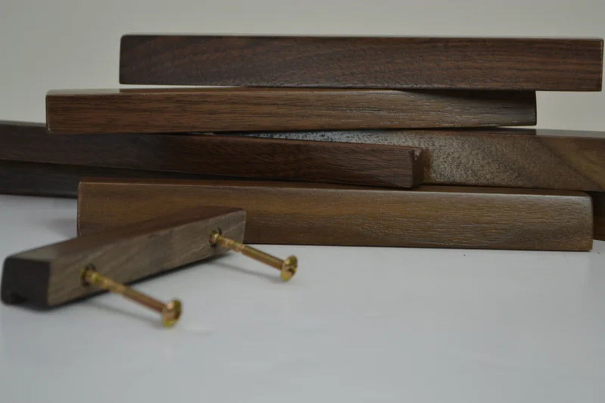 Walnut Wood 110 Cm Centre Bar Handle